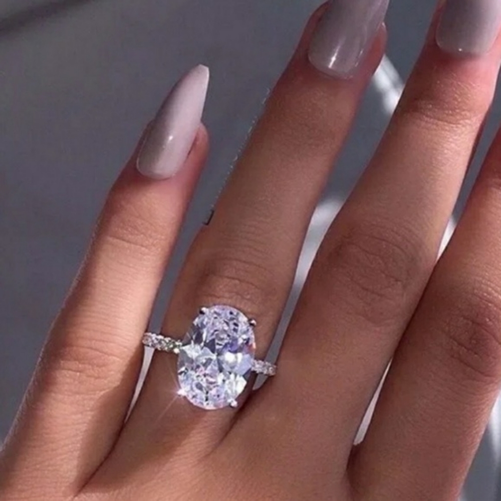 ✨️ NEW “18K Oval Cut Diamond Sterling Silver Ring - Picture 5 of 5